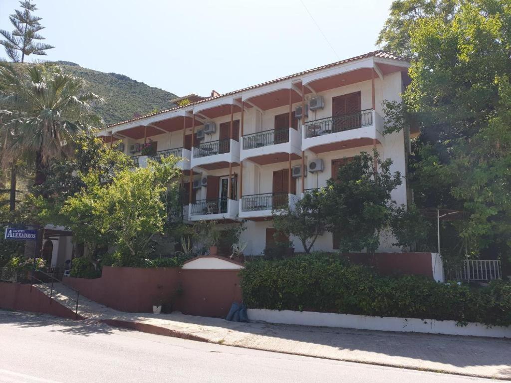 Hotel Alexandros B Nikiana Exterior foto